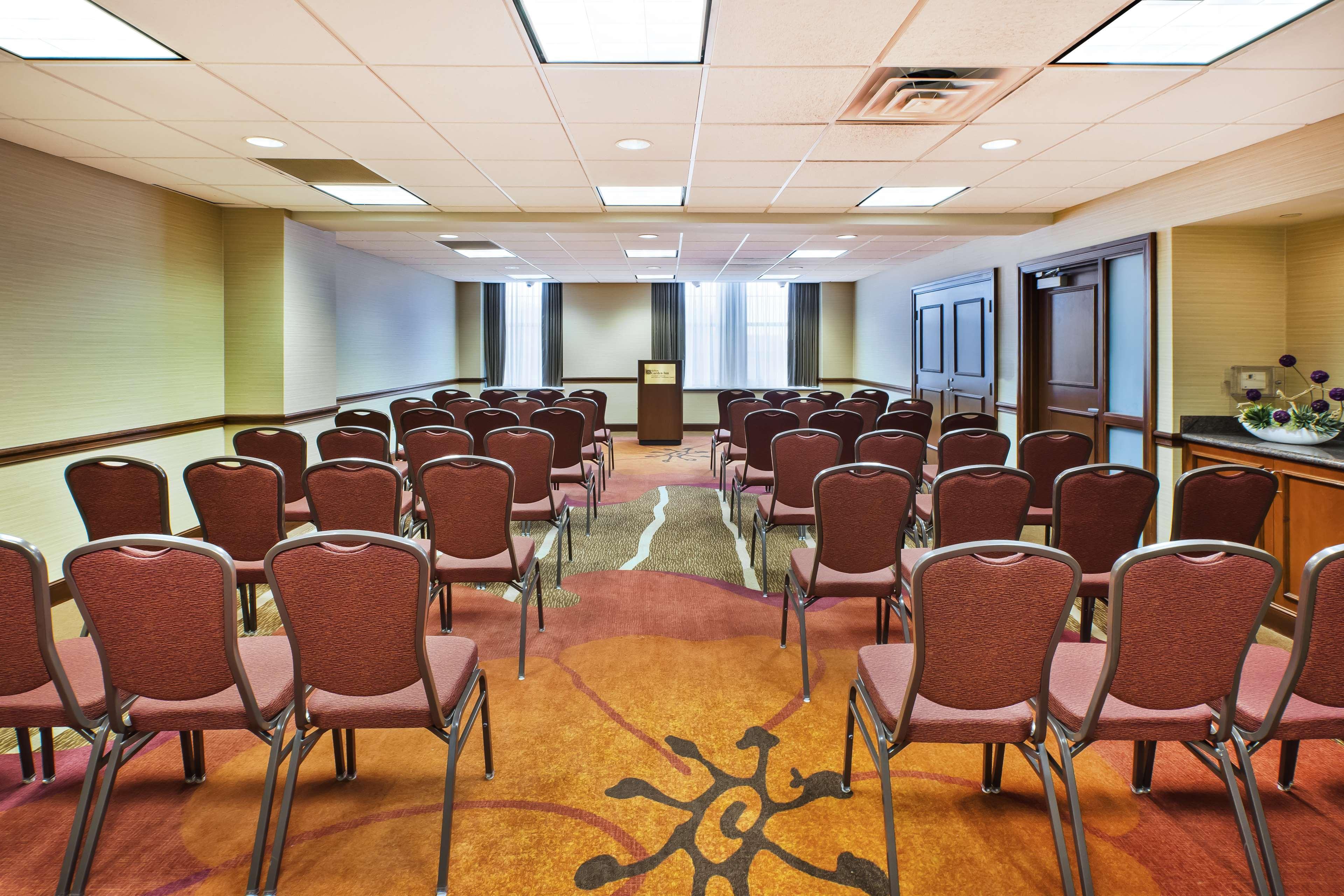 Hilton Garden Inn Cleveland Downtown Exterior photo
