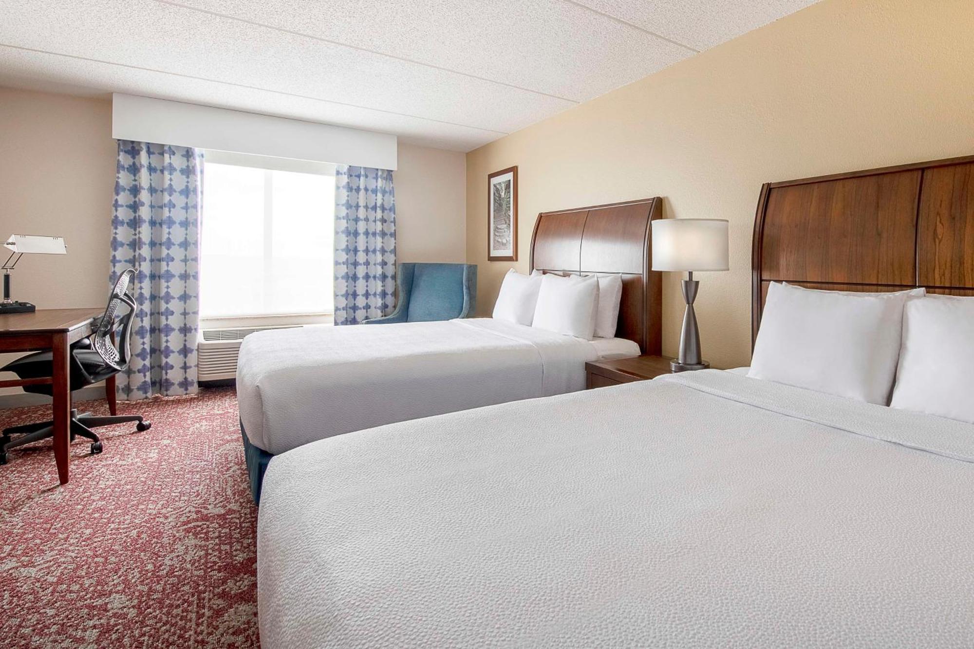 Hilton Garden Inn Cleveland Downtown Exterior photo