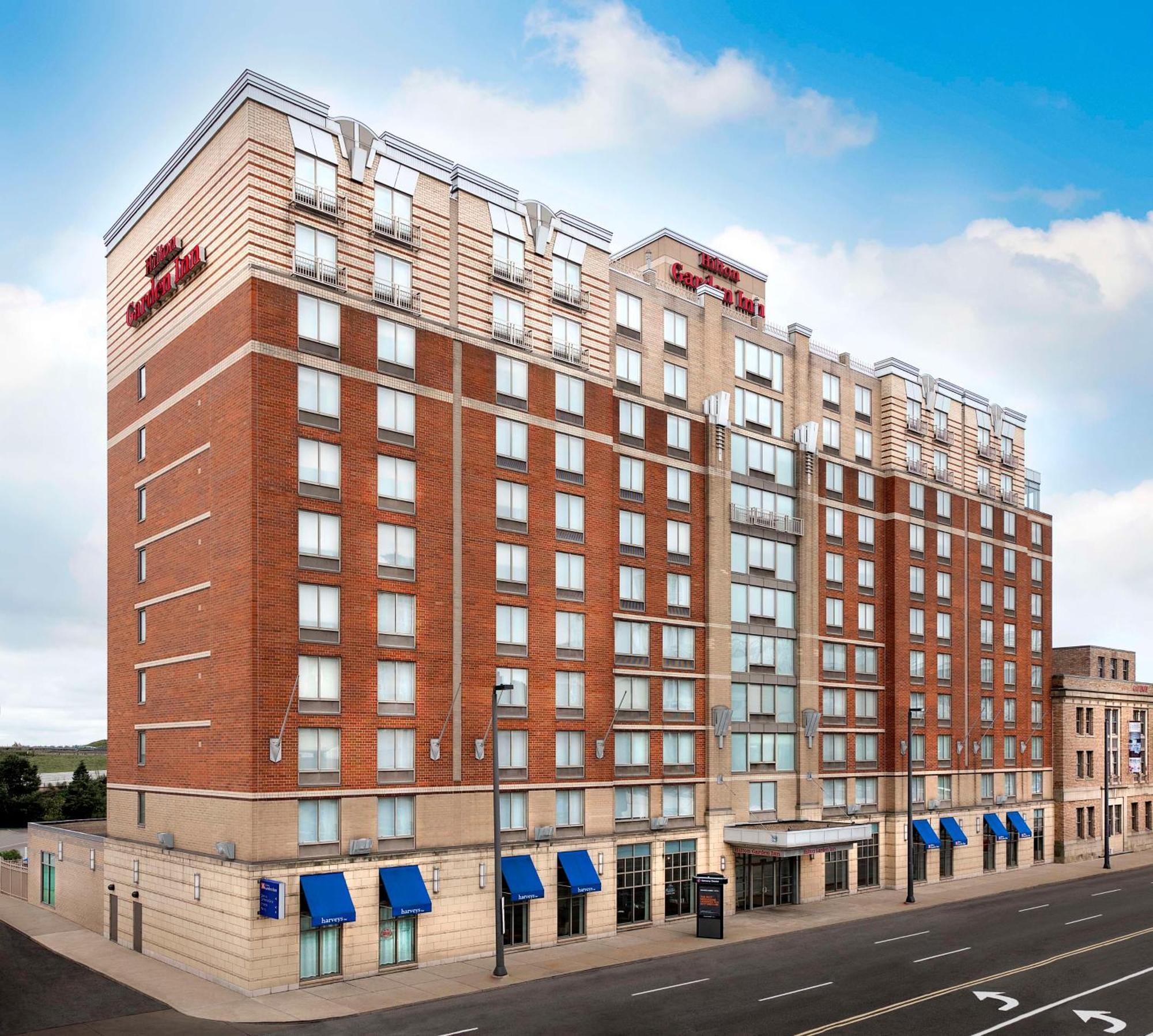 Hilton Garden Inn Cleveland Downtown Exterior photo