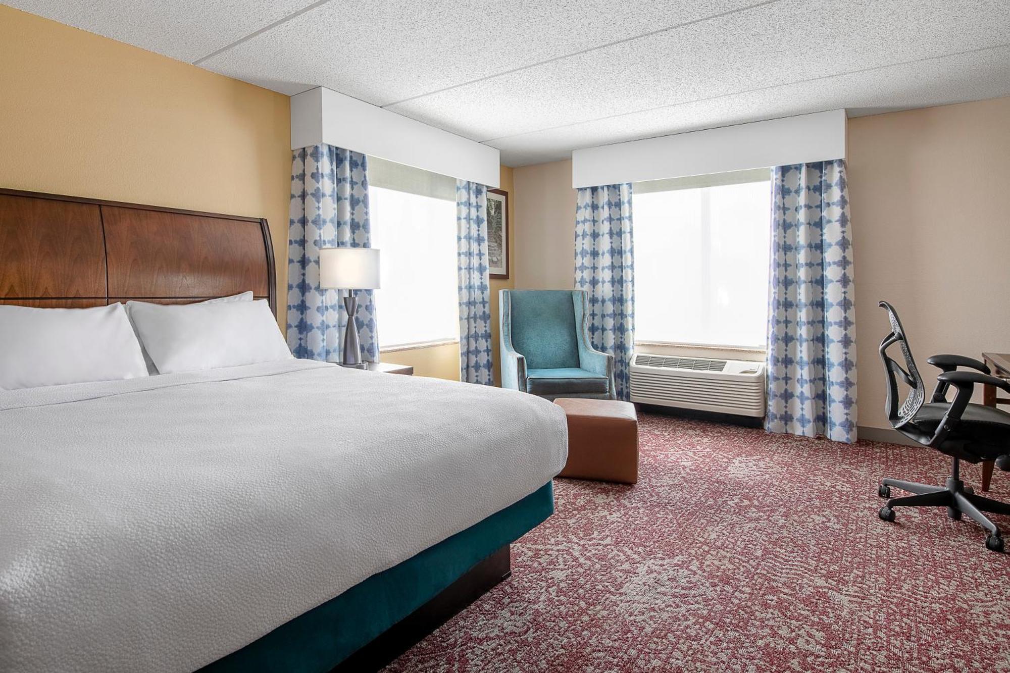 Hilton Garden Inn Cleveland Downtown Exterior photo