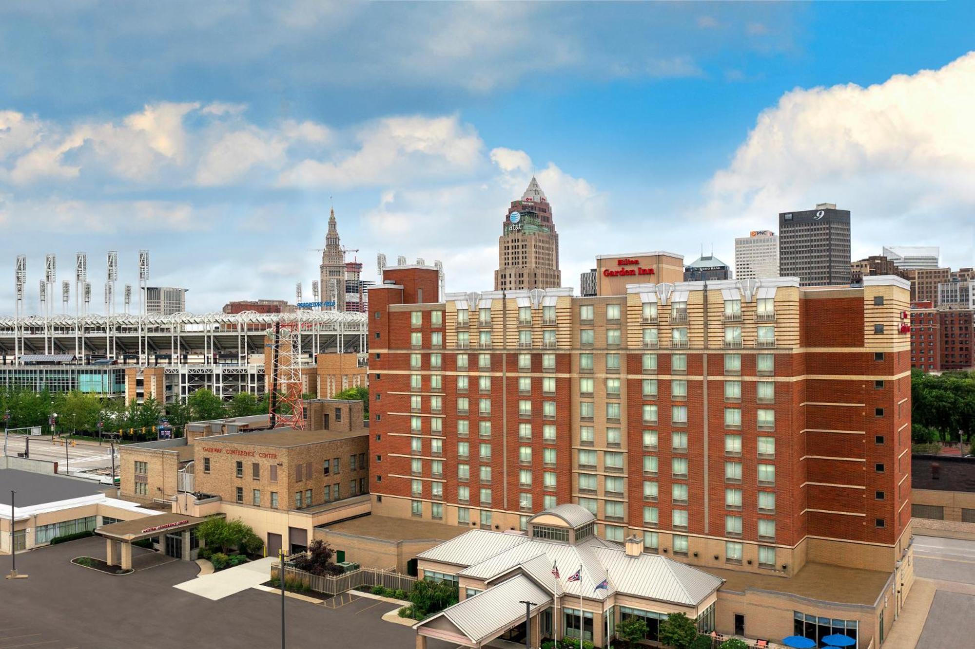 Hilton Garden Inn Cleveland Downtown Exterior photo