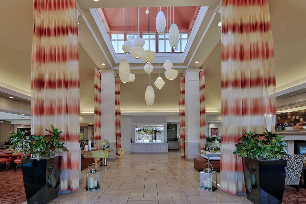 Hilton Garden Inn Cleveland Downtown Interior photo