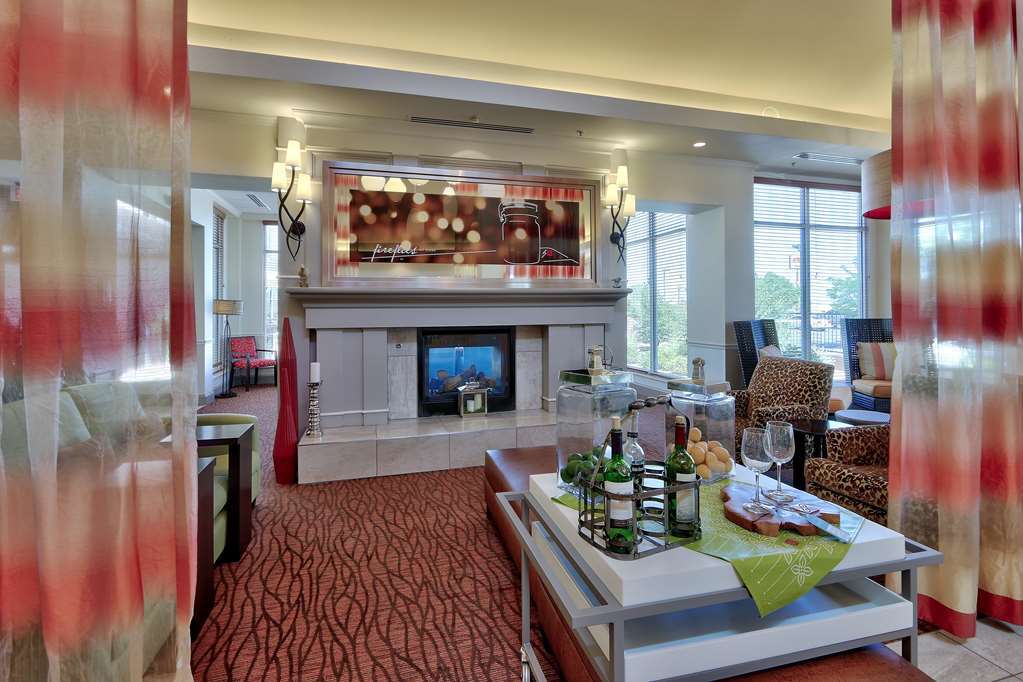 Hilton Garden Inn Cleveland Downtown Interior photo